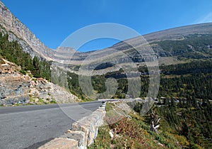 GOING TO THE SUN ROAD AT SIYEH BEND IN GLACIER NATIONAL PARK IN MONTANA USA