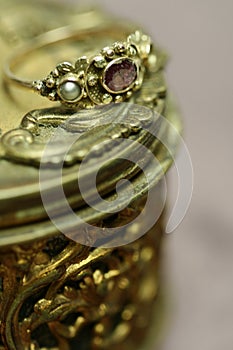 Gold antique ring jewellery box gold stillife detail