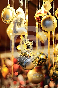 gold christmas baubles