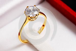 Gold diamond ring