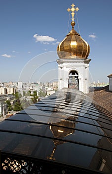 Gold dome and the Cathedral of Christ . Russia