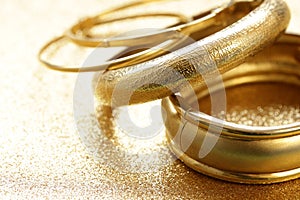 Gold jewelry bracelets