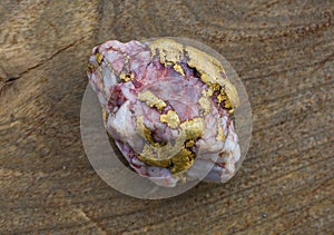 Gold nugget with inclusions of quartzite.