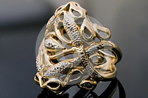 Gold and platinum ring