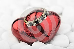 Gold ring with sapphires & diamonds on red hearts