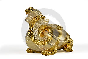a gold statue of a turtle on a white backgroundï¼Œfinely detailed features. 3D illustration