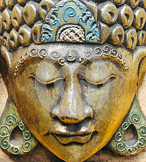 Gold statuette of Buddha head