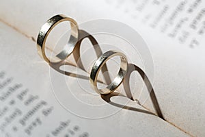 Gold wedding rings