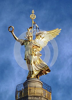 Goldelse, atop the Victory column, Berlin.
