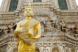 Golden buddha statue