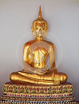Golden Buddha statue at Wat Pho, Bangkok, Thailand