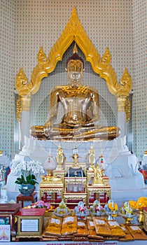 Golden Buddha in temple wat traimit in Thailand