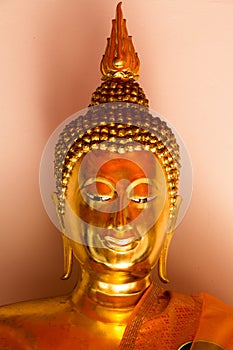 golden buddha in wat pho bangkok