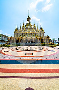 Golden castle in Tha Sung temple