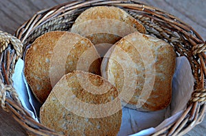 GOLDEN COLOUR BREAD ROLLS