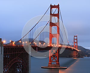 Golden Gate Bridge at dusk, San Francisco, SUA