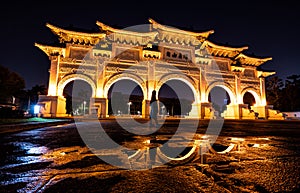 The golden Liberty Square Arch of Taiwan at night.