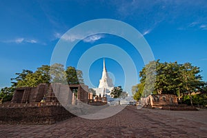 Golden Mountain Pagoda Which is an important pagoda Of Ayutthaya in Thailand