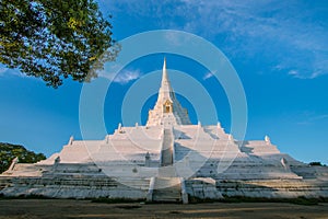 Golden Mountain Pagoda Which is an important pagoda Of Ayutthaya in Thailand