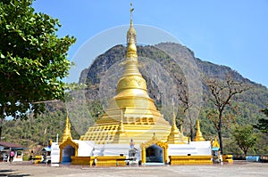 Golden Pagoda at Wat sao roi ton. Myanmar