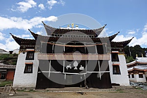 Golden palace in Tibetan Langmusi temple