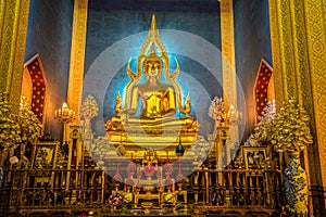 The golden Phra Buddha Chinnarat Wat Benjamabopit Dusitwanaram Bangkok Thailand