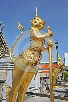 Golden Statue at Wat Phar kaew