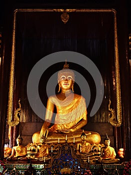 A golden stature of Buddha.
