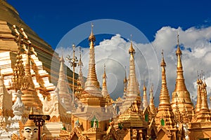 Golden stupas at the Shwedagon Paya