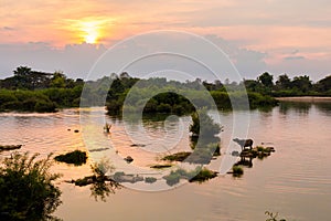 Golden sunset on Don Det