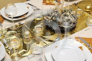 Golden Xmas table setting