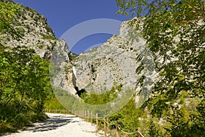 Gole di Fara di San Martino e abbazia di San Martino. Parco Nazionale Maiella Abruzzo, Italy