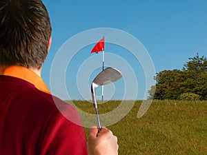 Jugador de golf corto juega 