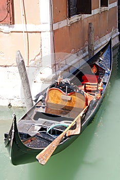 Gondola on venezia channel