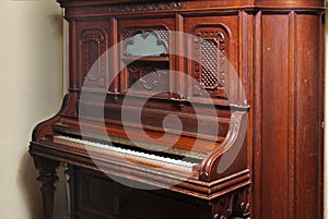 Good old honky tonk piano [2]