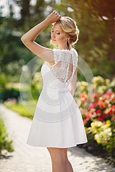 Gorgeous young bride in the Park of colors