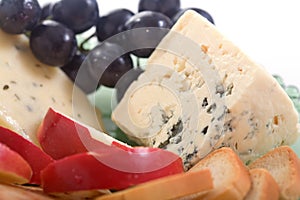 Gorgonzola cheese and apple