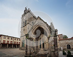 Gotico battaglia monumento fare un Chiesa sul 