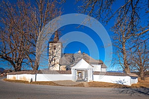 Gotický kostel Všech svatých Ludrová, Slovensko