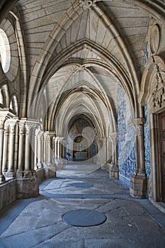 Gothic Cloisters in Porto, Por photo