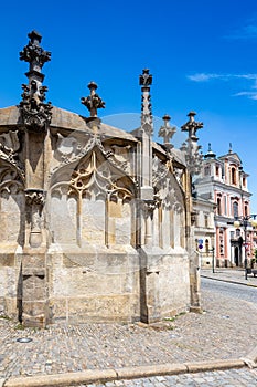 Gothic water well from 1495 and baroque St. Nepomuk church from 1734, UNESCO, Kutna Hora, Czech republic