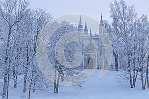 Goticheskaya kapella v zimnie sumerki Rossiya Petergof priroda