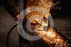 Gouging welding steel structure and bright sparks