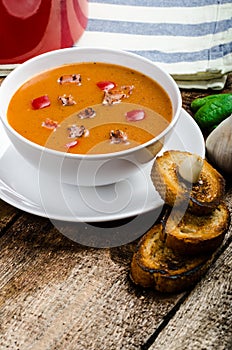 Goulash soup with crispy garlic toast