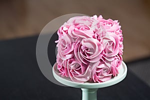 Gourmet cake decorated with pink roses