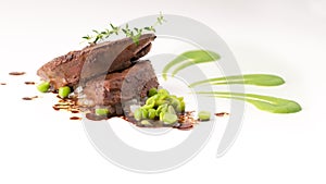 Gourmet cow liver with green peas