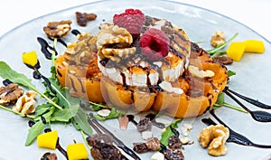 Gourmet Roasted Yellow Pepper Salad with Goat Cheese and Raspberries