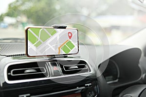GPS Map Navigation on Smart Phone while Driving a Car