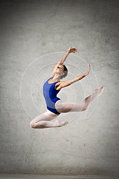Graceful lady. Ballerina on pointe in pose. Ballet, dance,