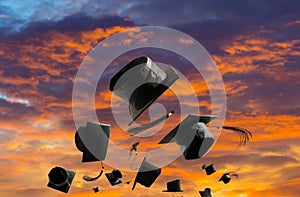 Graduation Ceremony, Graduation Caps, hat Thrown in the Air suns